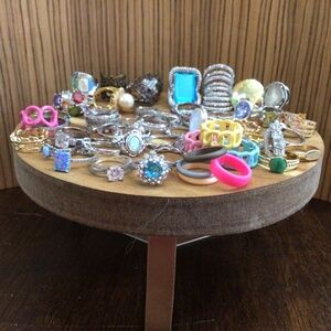 Huge lot of rings all different sizes and styles. Great shape.
